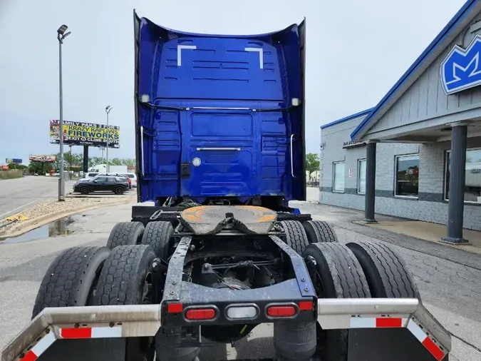 2023 VOLVO VNL64T8608f65b9c8a96b6a6cf7db8af2620bc892