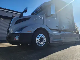 2022 VOLVO VNL64T860