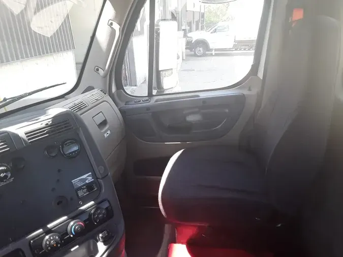 2017 FREIGHTLINER CASCADIA 113