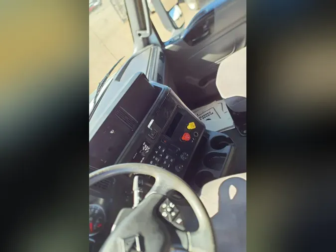 2019 NAVISTAR INTERNATIONAL LT625 SLPR CAB