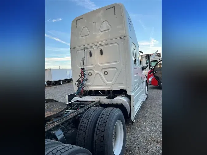 2018 FREIGHTLINER/MERCEDES CASCADIA 125