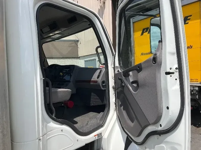 2019 Freightliner M2