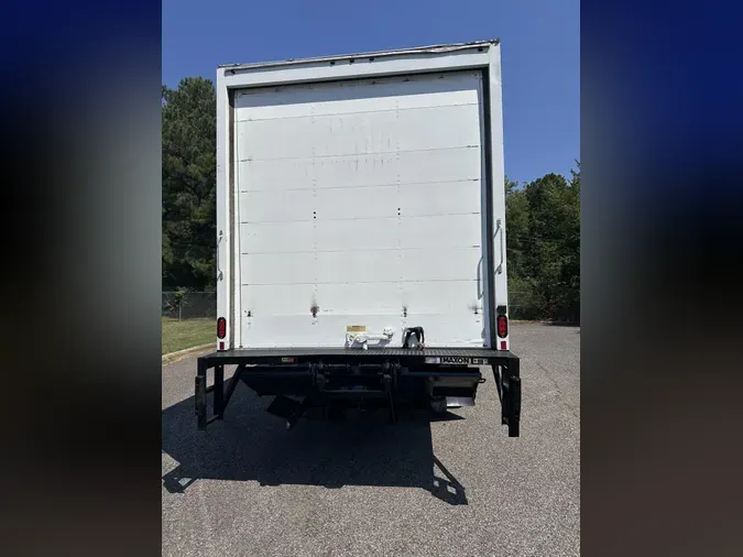 2019 Freightliner Business Class M2 106