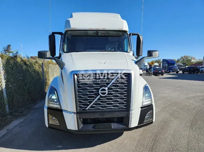 2021 VOLVO VNL64T760