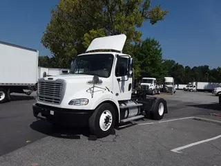 2014 FREIGHTLINER/MERCEDES M2 112