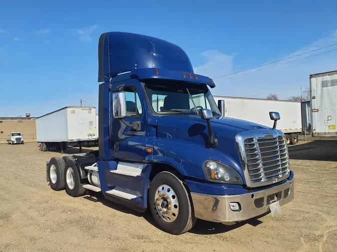 2016 FREIGHTLINER/MERCEDES CASCADIA 125