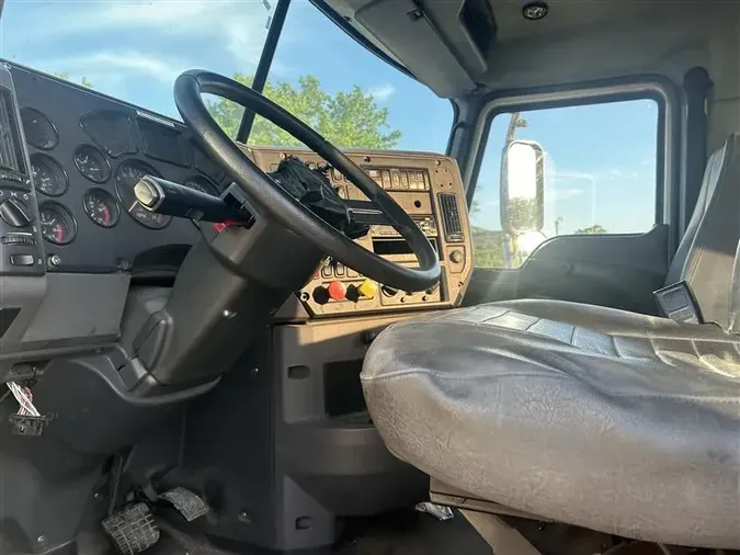 2016 MACK CXU613