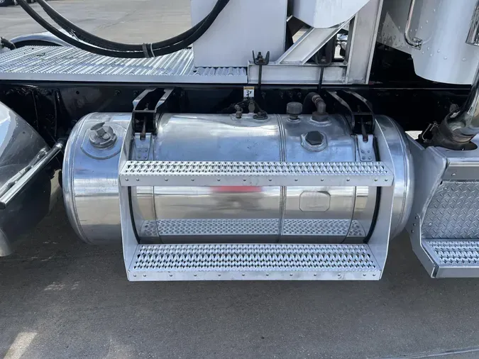 2019 Peterbilt 389