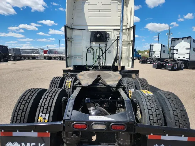 2024 VOLVO VNL64T860