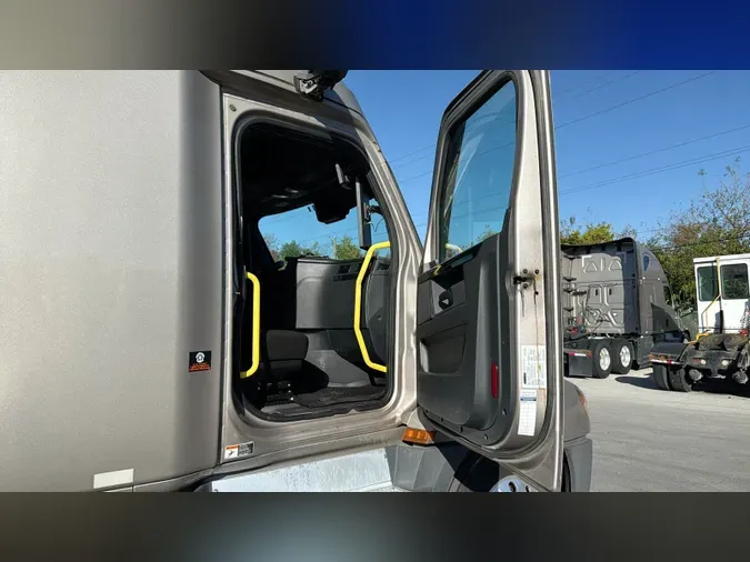 2025 Freightliner Cascadia 1268f875b05b39224f170fd0e4ed9706a39