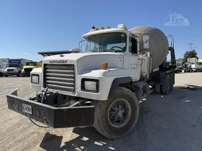 2001 MACK RD6888f87879abc4cfbe9744c2a2213ac9d80