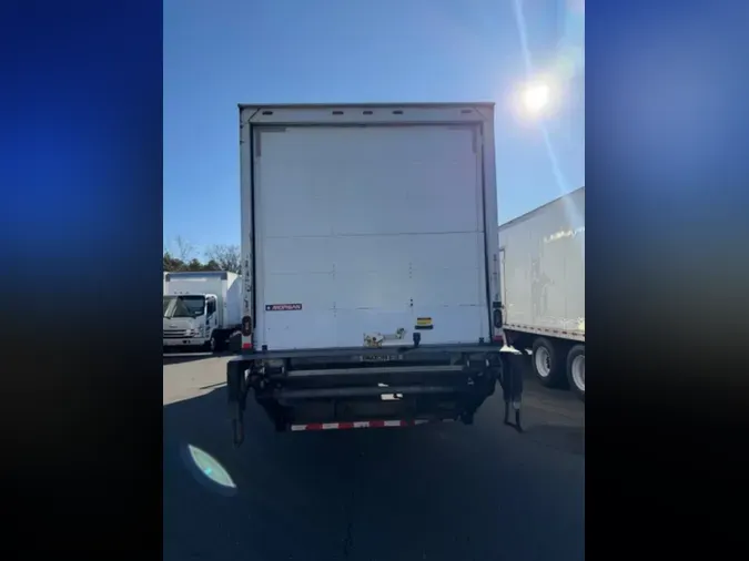 2019 FREIGHTLINER/MERCEDES M2 106