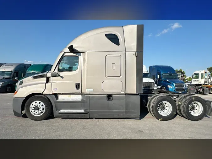2022 Freightliner Cascadia 126