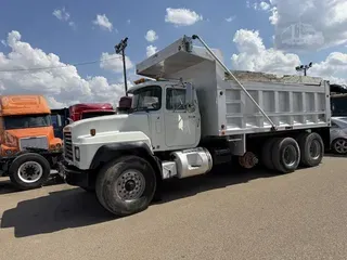 1997 MACK RD688S