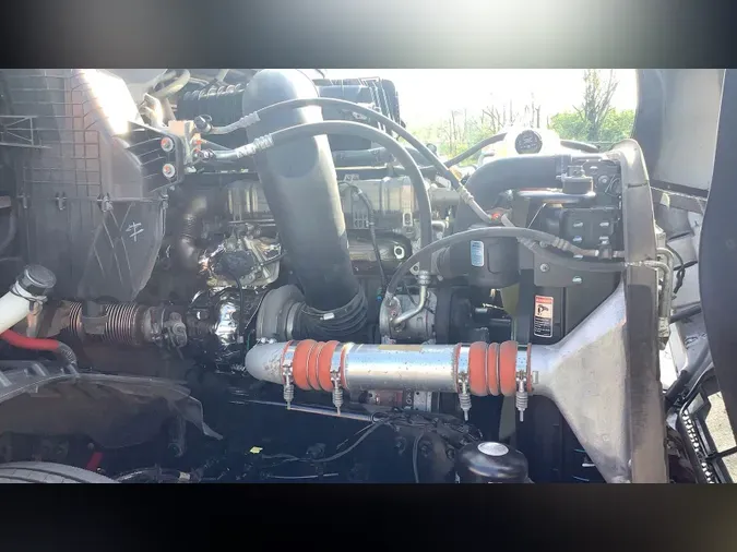 2024 Freightliner Cascadia 126