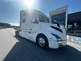 2021 Volvo VNL64T860