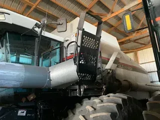 1998 Gleaner R62
