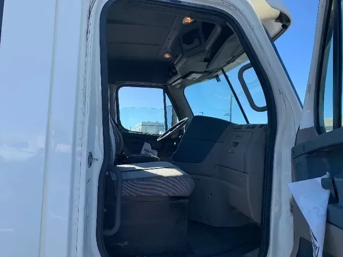 2018 Freightliner X12564ST