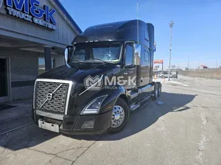 2023 VOLVO VNL64T860