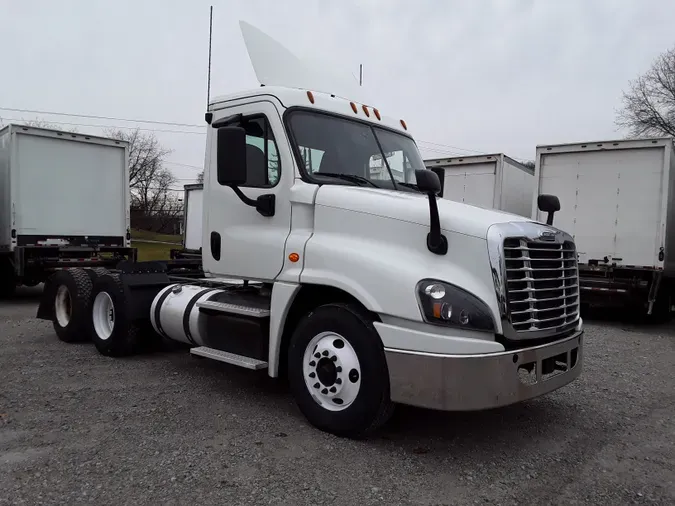 2017 FREIGHTLINER/MERCEDES CASCADIA 125