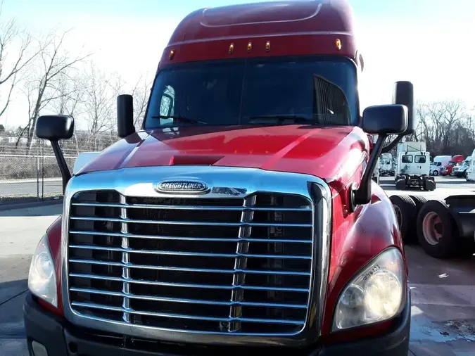2020 FREIGHTLINER/MERCEDES CASCADIA 125