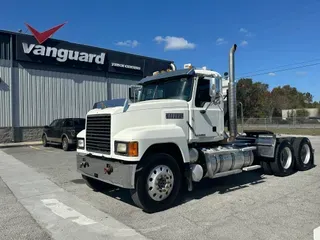 2018 Mack PINNACLE