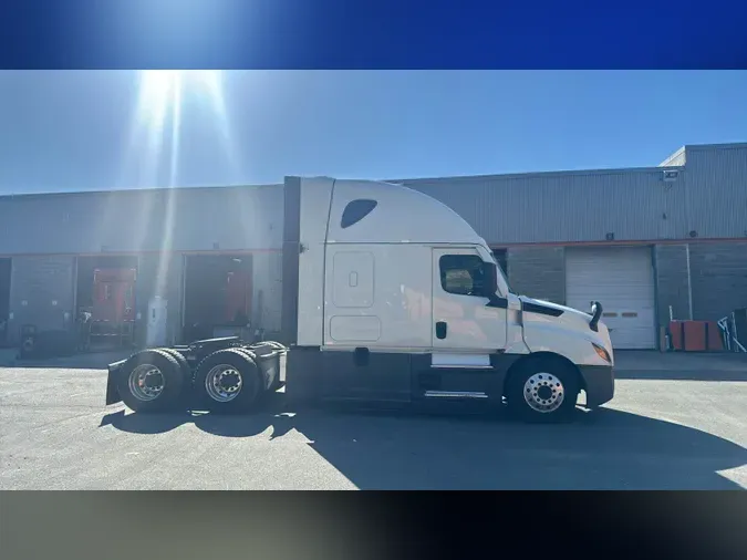 2023 Freightliner Cascadia 1268fa2f911fcc1cfcced5d161ae707ea6a