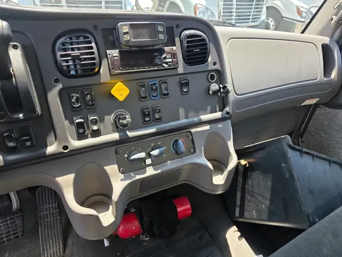 2019 FREIGHTLINER/MERCEDES M2 1068fa307842554bd6d998321e175d735d2