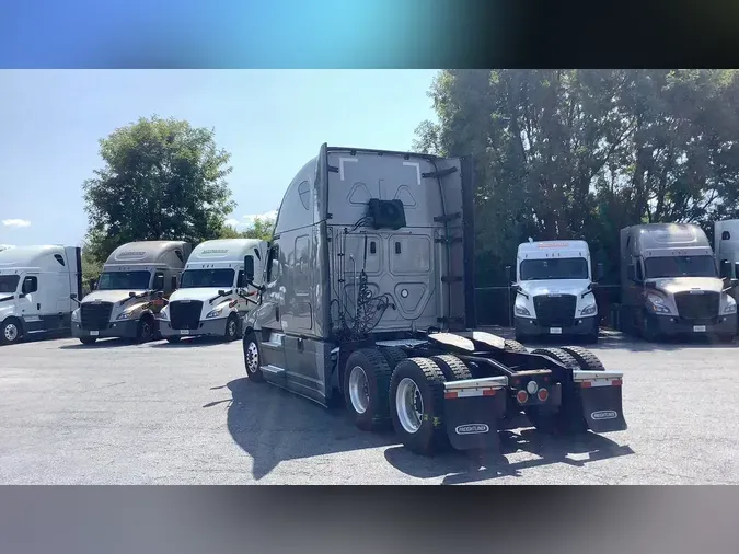 2022 Freightliner Cascadia 126