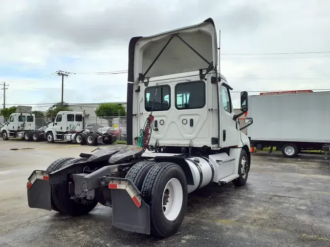2020 FREIGHTLINER/MERCEDES NEW CASCADIA 1268fa50c8df306010c768af70cf0699ca4
