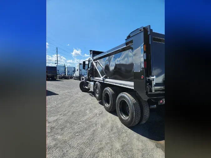 2025 VOLVO VHD84F300
