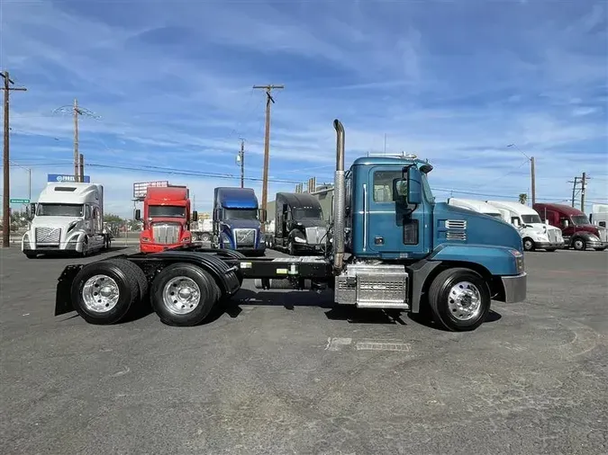 2021 MACK AN64T