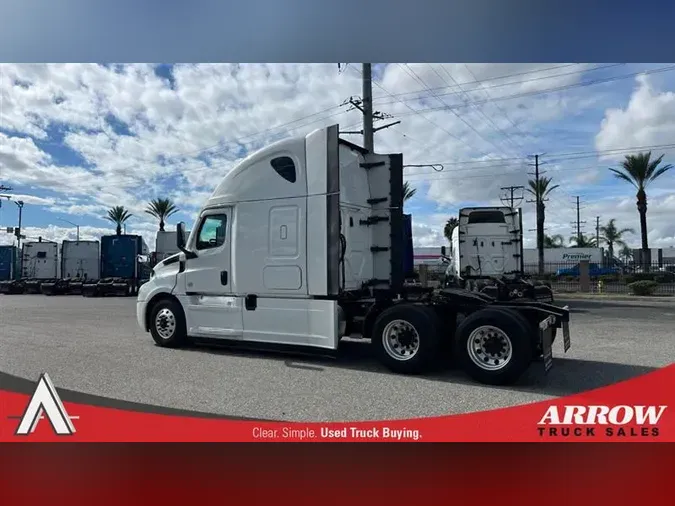 2020 FREIGHTLINER CA126