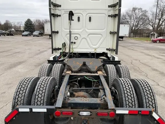 2019 Freightliner T12664ST