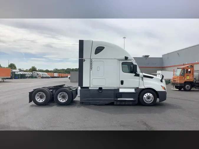 2022 Freightliner Cascadia 126