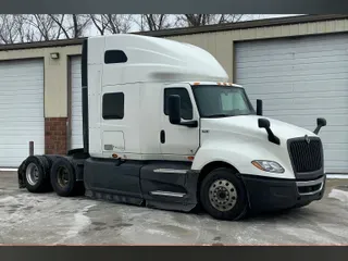 2022 INT LT625 6x4