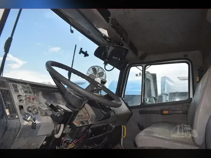 2002 FREIGHTLINER FL80