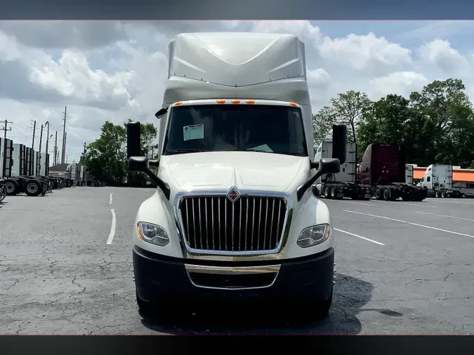 2022 INT LT625 6x4
