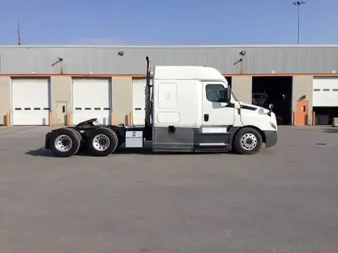 2020 Freightliner Cascadia