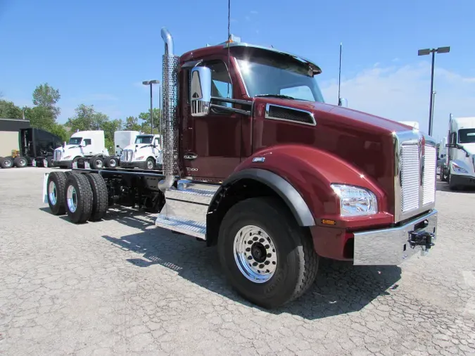 2025 Kenworth T880 Short Hood