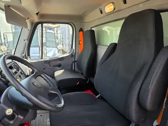 2019 FREIGHTLINER/MERCEDES M2 106