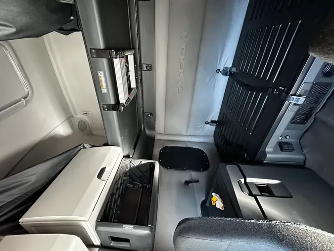 2019 Freightliner Cascadia 126