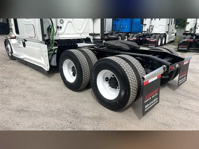 2021 FREIGHTLINER CA126