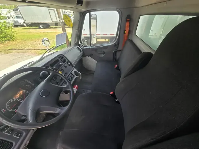 2019 FREIGHTLINER/MERCEDES M2 106