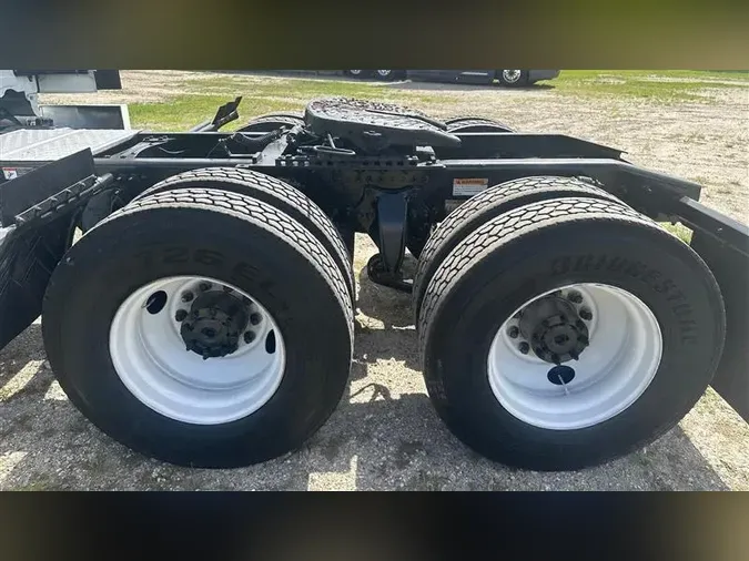 2023 FREIGHTLINER CA126