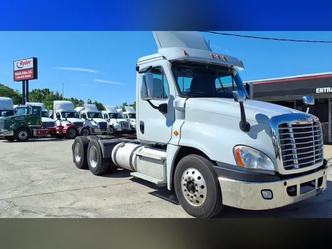2019 FREIGHTLINER/MERCEDES CASCADIA 125