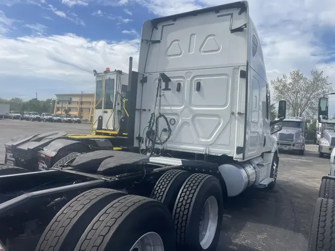 2021 Freightliner Cascadia