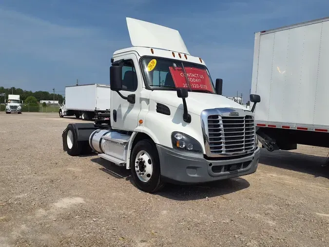 2020 FREIGHTLINER CASCADIA 113