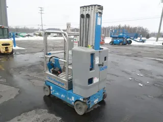 2011 Genie Z30/20NRJ