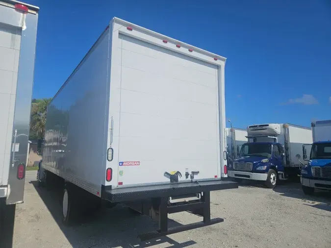 2015 FREIGHTLINER M2 106